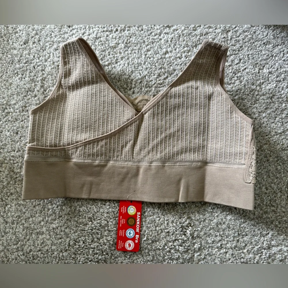 NWT! Women’s Sankom Beige‎ Lace Bra